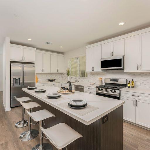 7114 N Dylan Ct - Photo 5 of 16