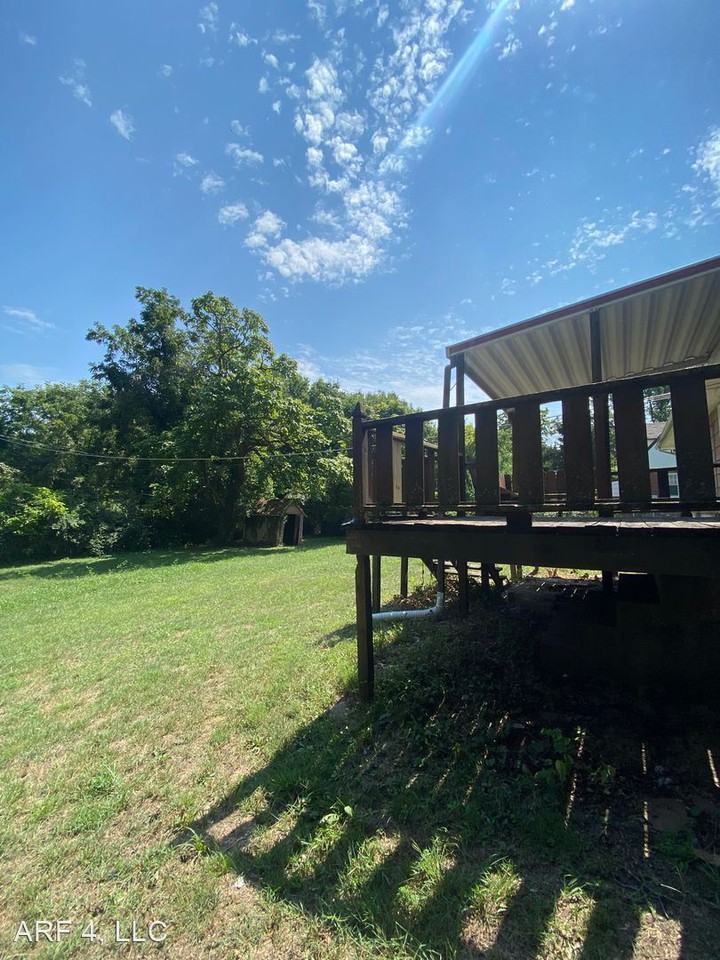 3617 Ditzler Ave - Photo 3 of 9