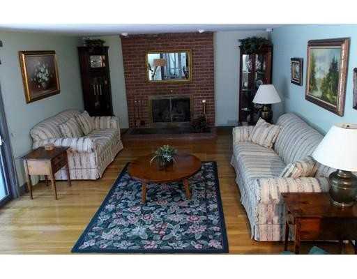 166 Winn St - Photo 2 of 17