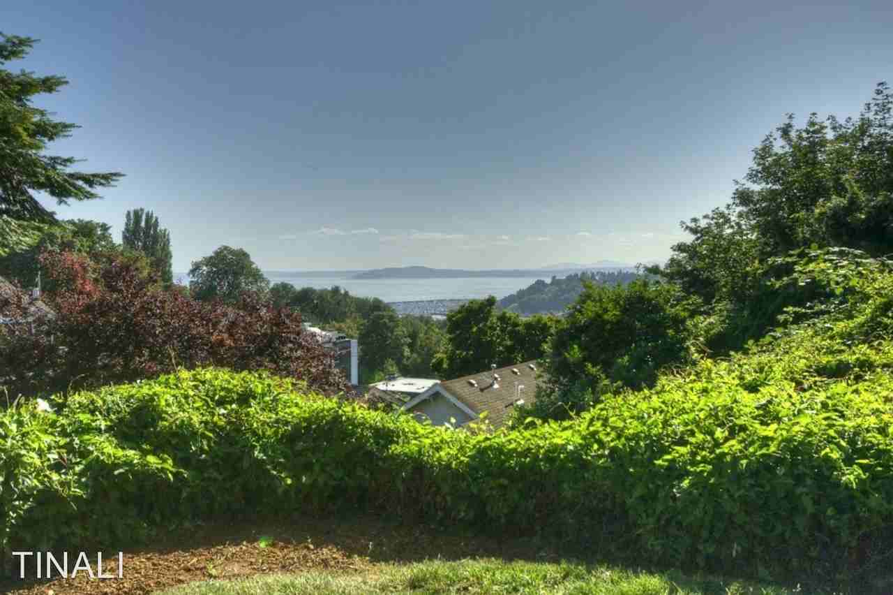 1937 10th Ave W - Photo 3 of 24