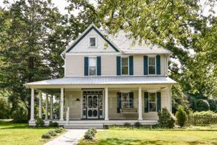2415 Sandburg St - Photo 1 of 1
