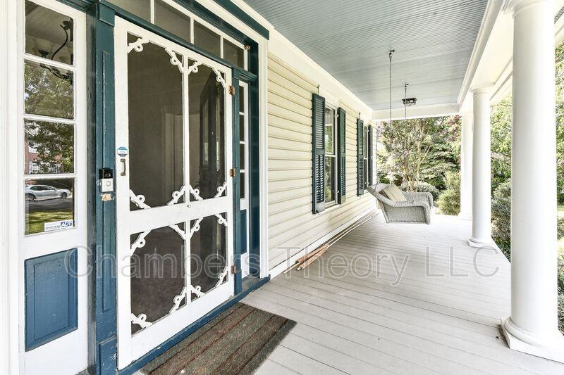 2415 Sandburg St - Photo 3 of 36