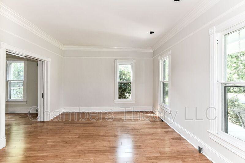 2415 Sandburg St - Photo 6 of 37