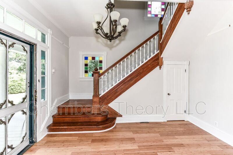 2415 Sandburg St - Photo 7 of 37
