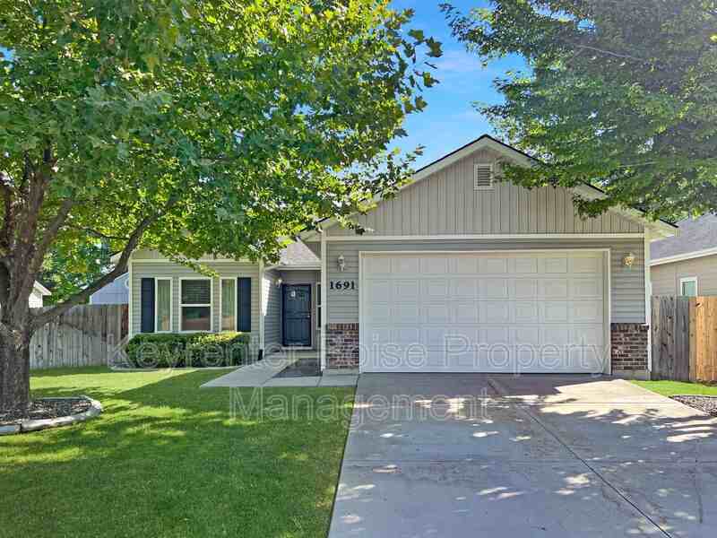 1691 E Daulby St - Photo 2 of 23