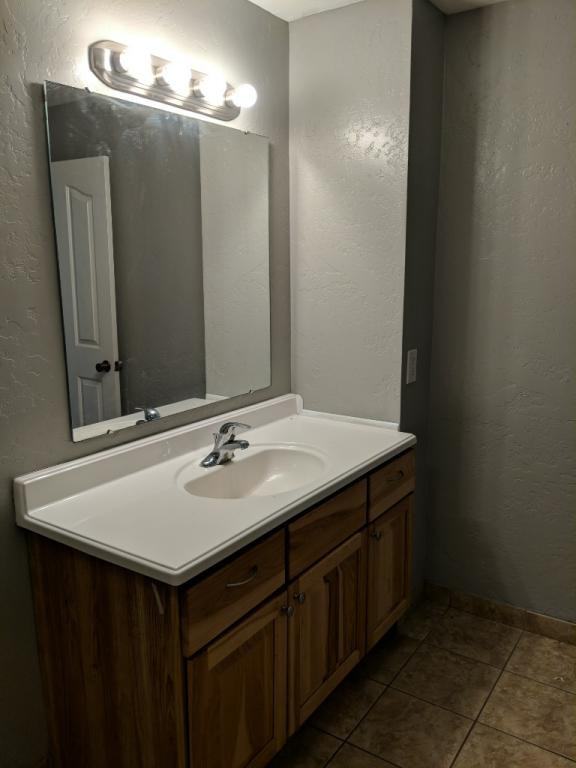 1835 Elizabeth Blvd - Photo 3 of 20