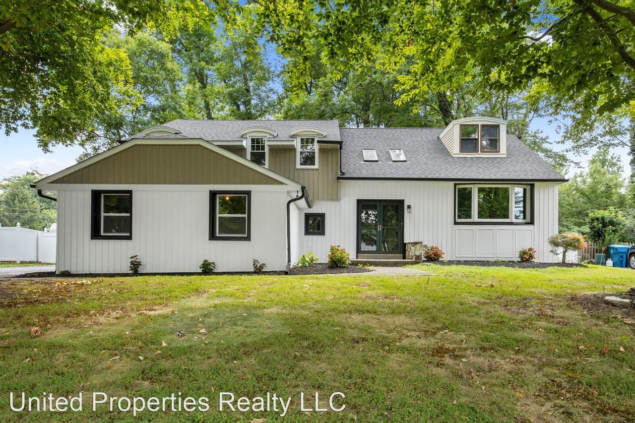 805 Lorraine Dr - Photo 2 of 30