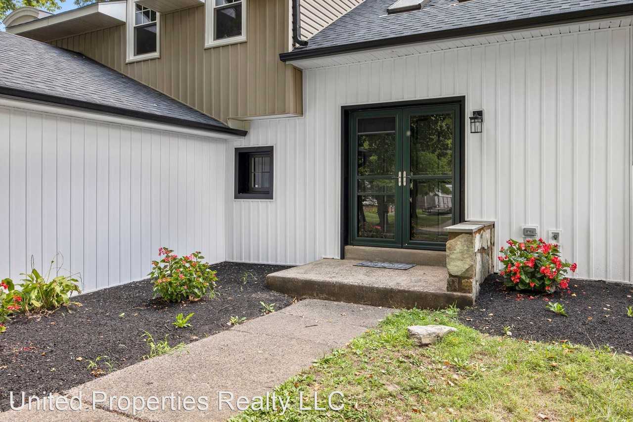 805 Lorraine Dr - Photo 3 of 30