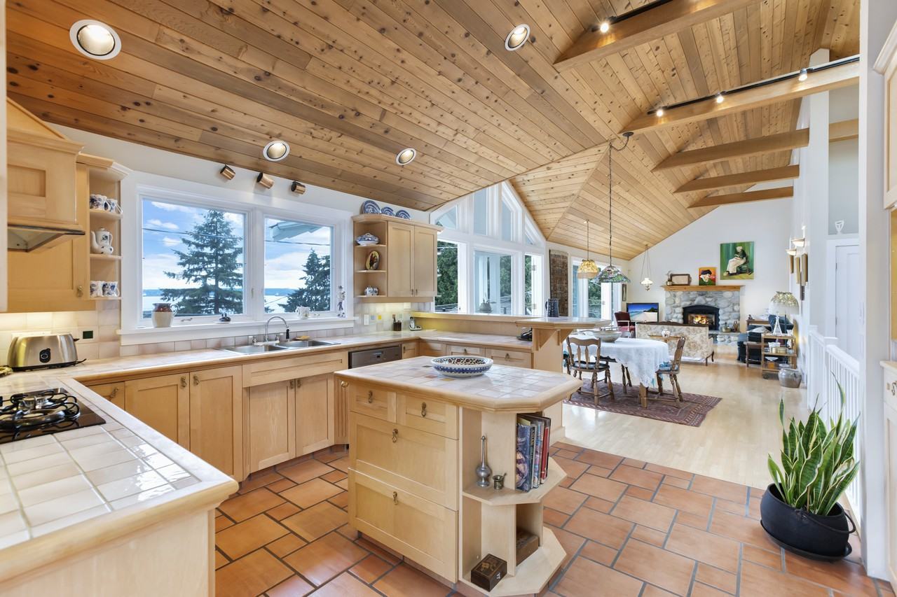 3311 Radcliffe Ave - Photo 2 of 22