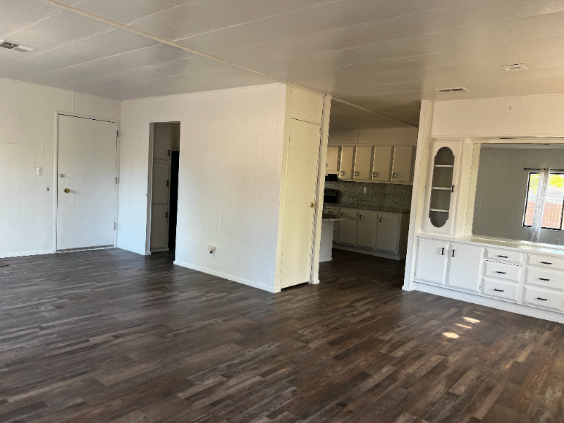 5174 Maple Rd - Photo 3 of 16