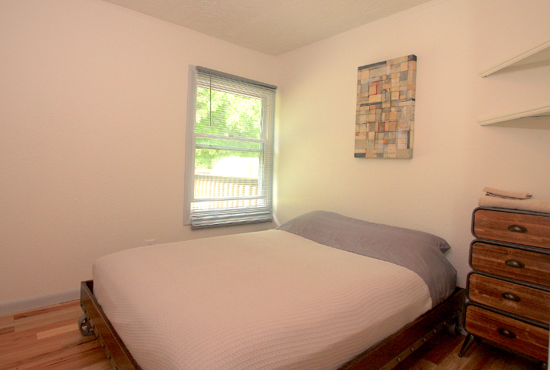 5377 Bates Rd - Photo 7 of 10