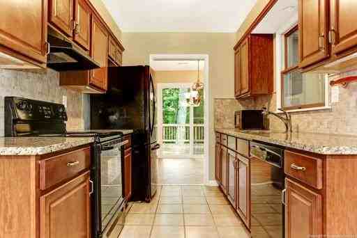 4996 Tall Oaks Dr - Photo 3 of 29