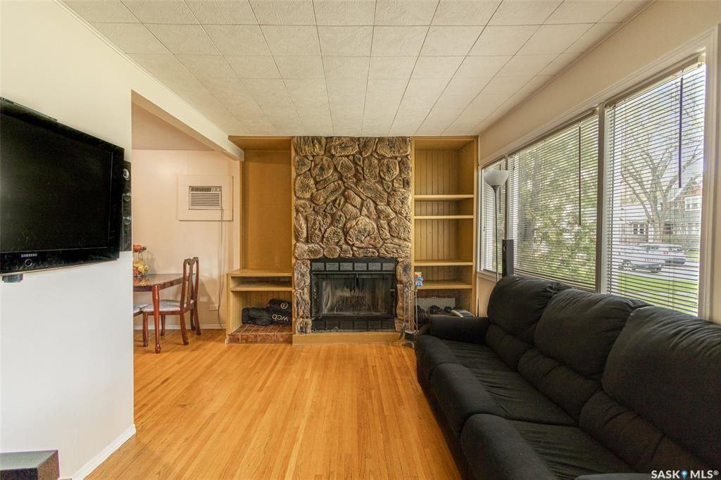 2048 Athol Street - Photo 2 of 12