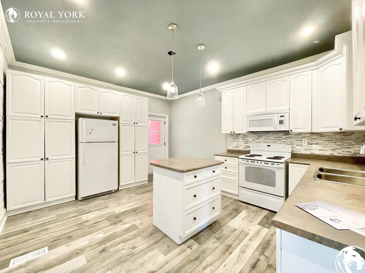 76 Brock St E #1 - Photo 2 of 31