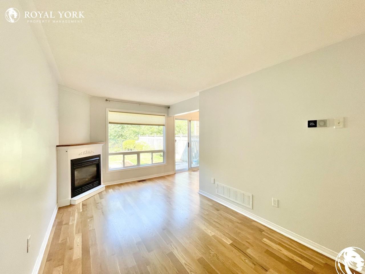 1709 Creek Way - Photo 3 of 33