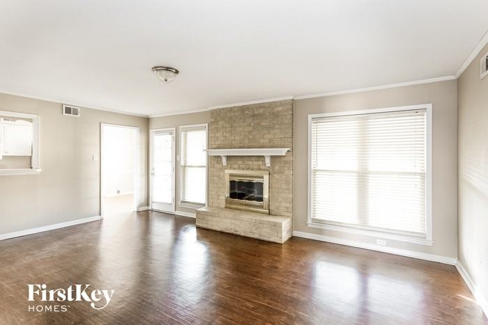 5839 Ridgevale Ave - Photo 3 of 15