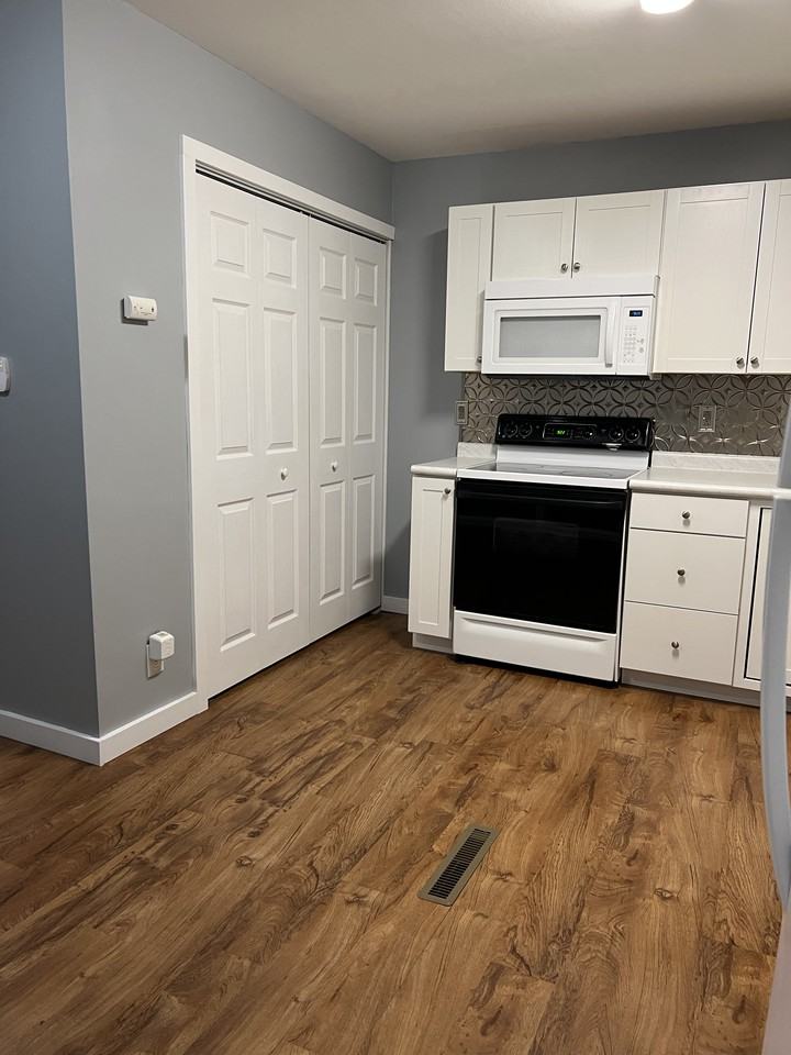 1891 Cherrywood Ln - Photo 3 of 9