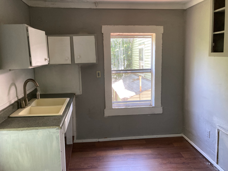 644 Parkchester Dr - Photo 2 of 3