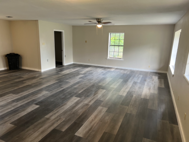 1203 Reynolds Ave - Photo 2 of 11