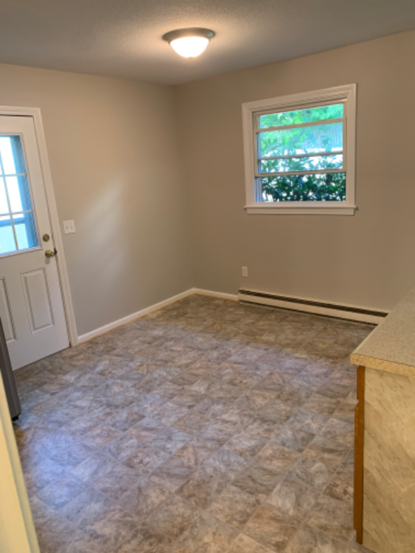 139 S Main St - Photo 3 of 13