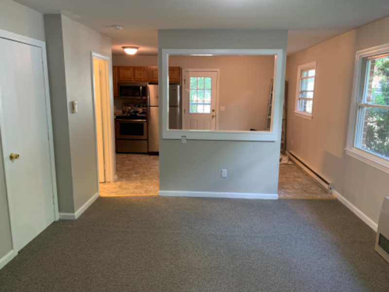 139 S Main St - Photo 4 of 13