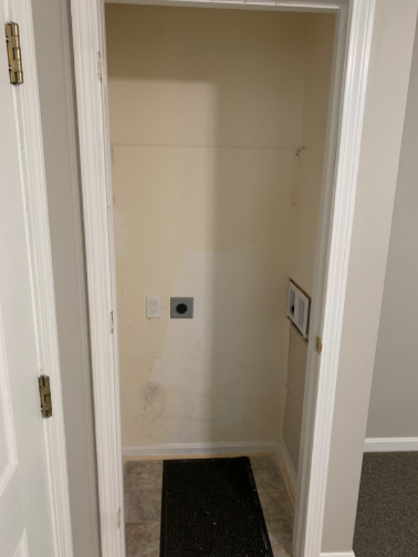 139 S Main St - Photo 6 of 13