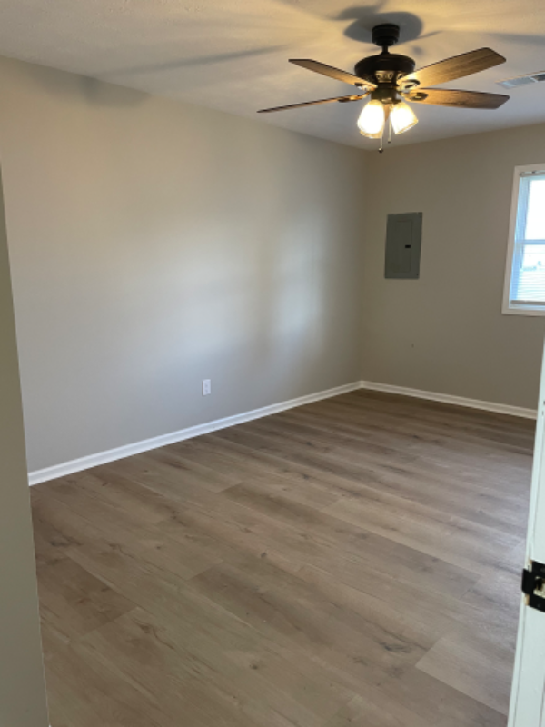 105 Grogan Cir #1 - Photo 3 of 8