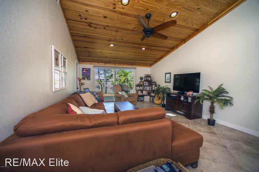 1022 Mary Joye Ave - Photo 3 of 17