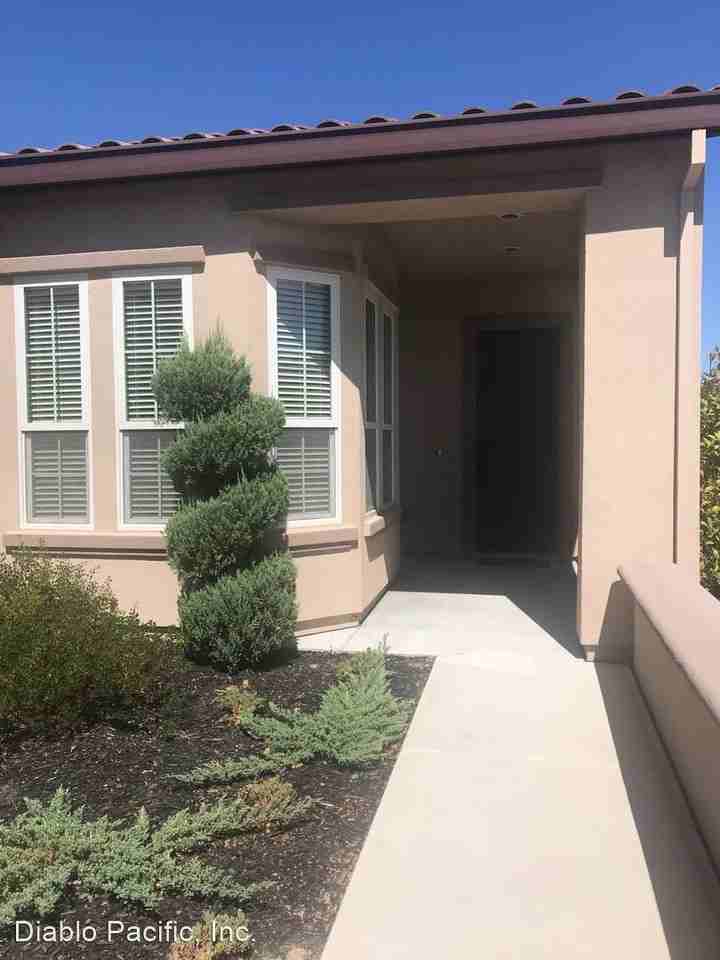 1806 Moscato Pl - Photo 2 of 30