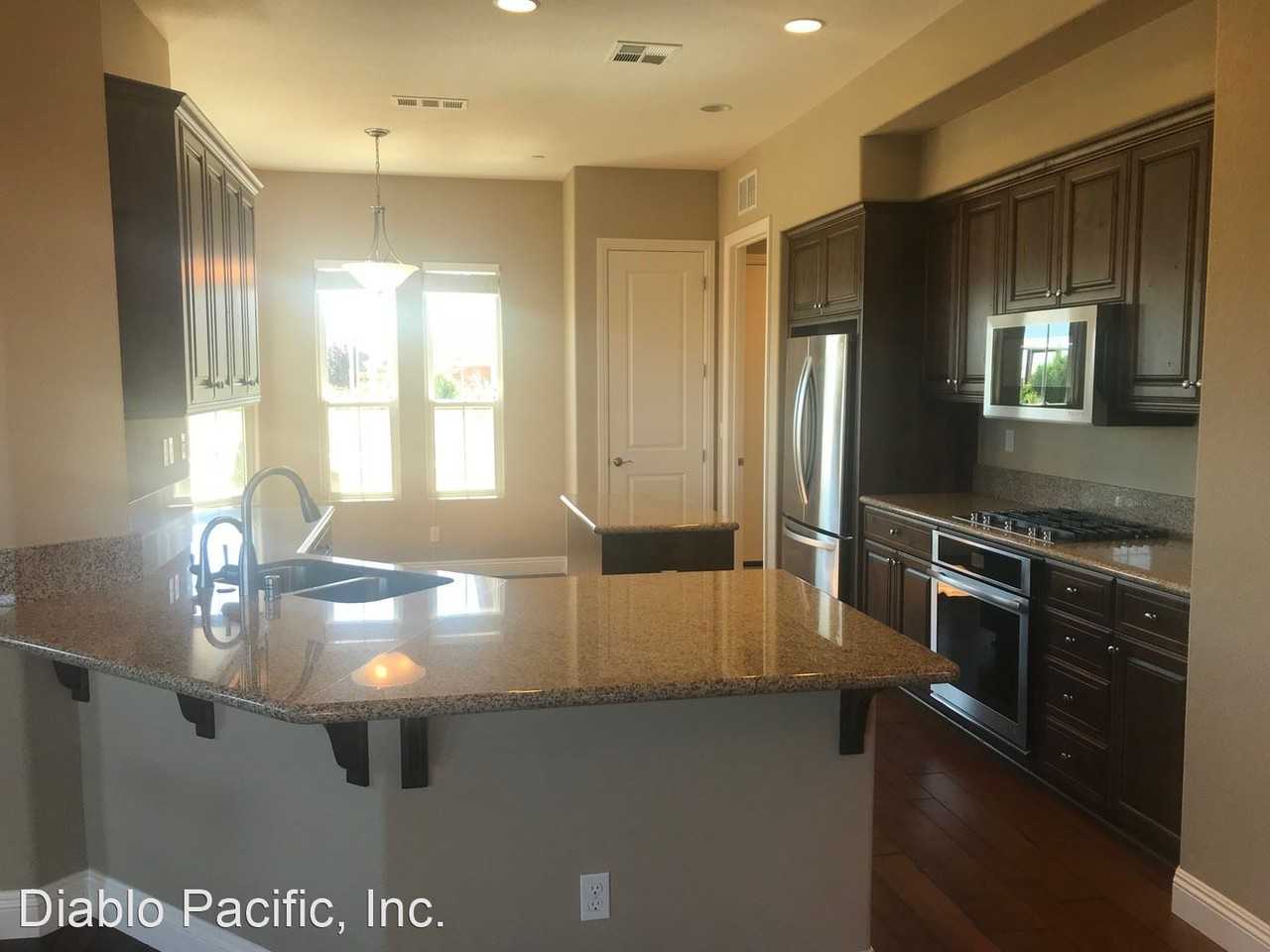 1806 Moscato Pl - Photo 3 of 30