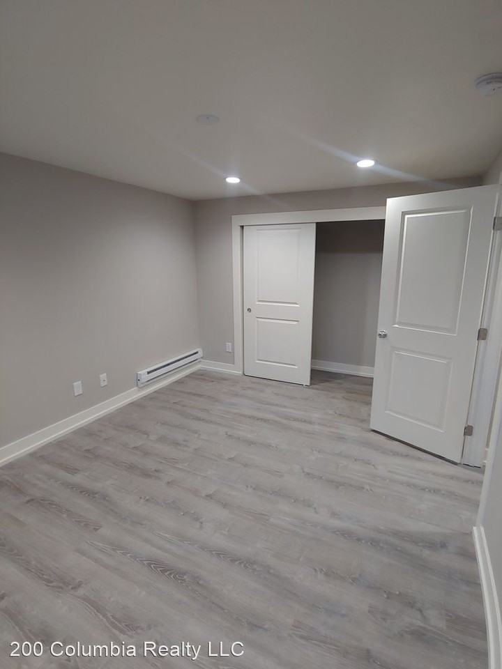 1208 Dallas St - Photo 3 of 15