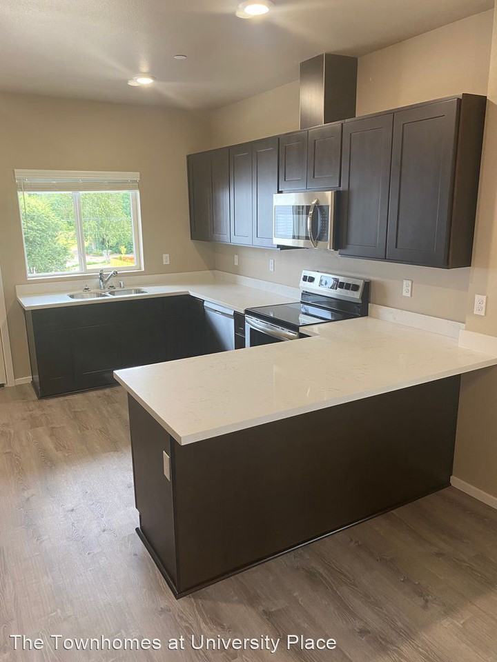 The Townhomes at University Place - Photo 2 of 11