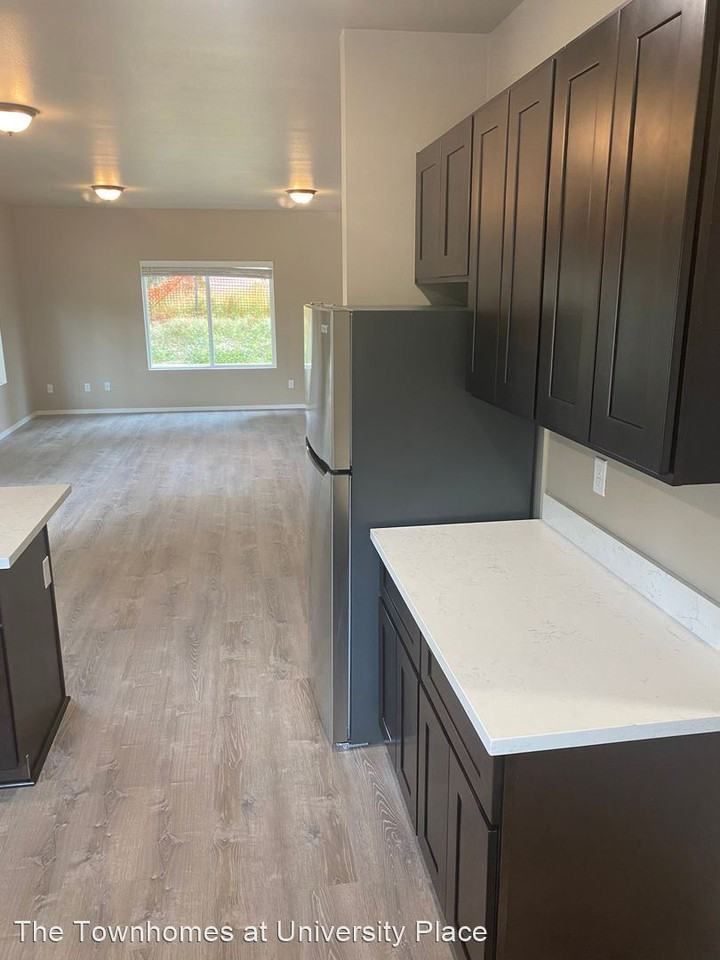 The Townhomes at University Place - Photo 3 of 11