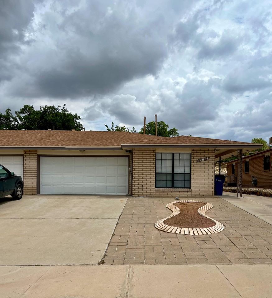 11617 Soberana Ln #B - Photo 2 of 23