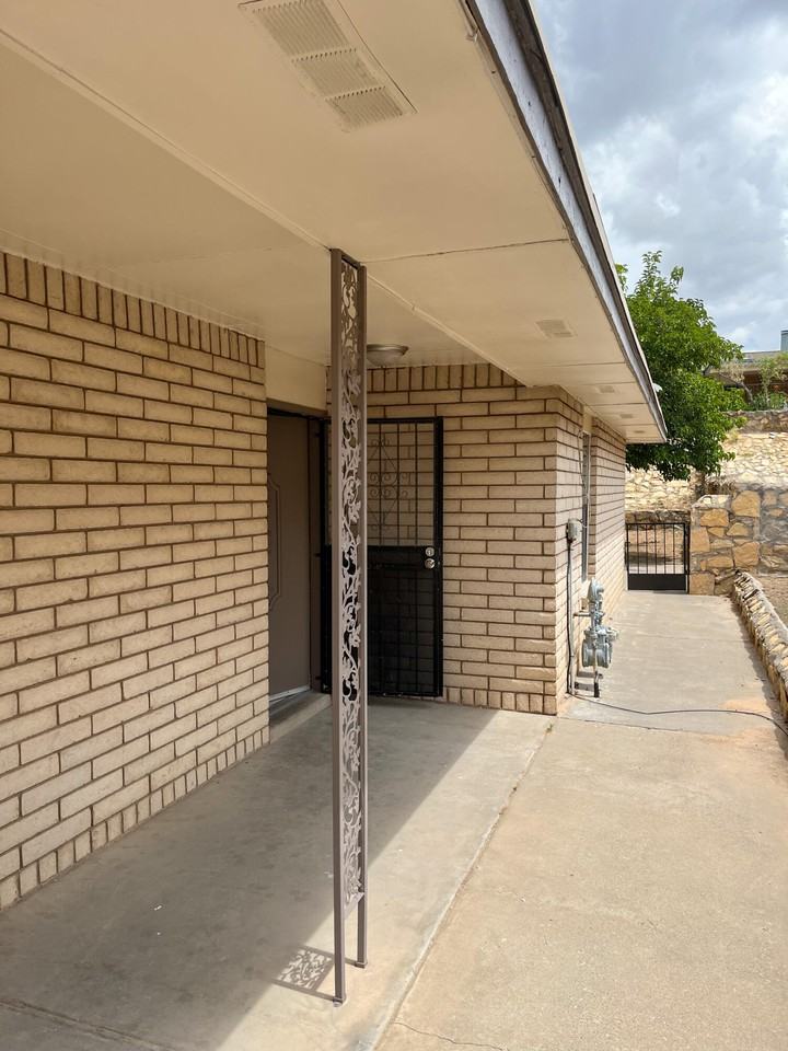 11617 Soberana Ln #B - Photo 3 of 23