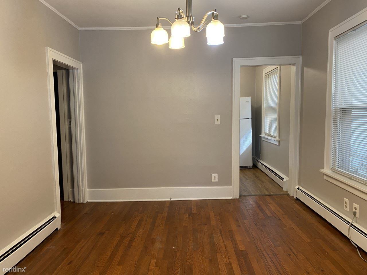 1127 Beaconsfield Ave - Photo 3 of 11