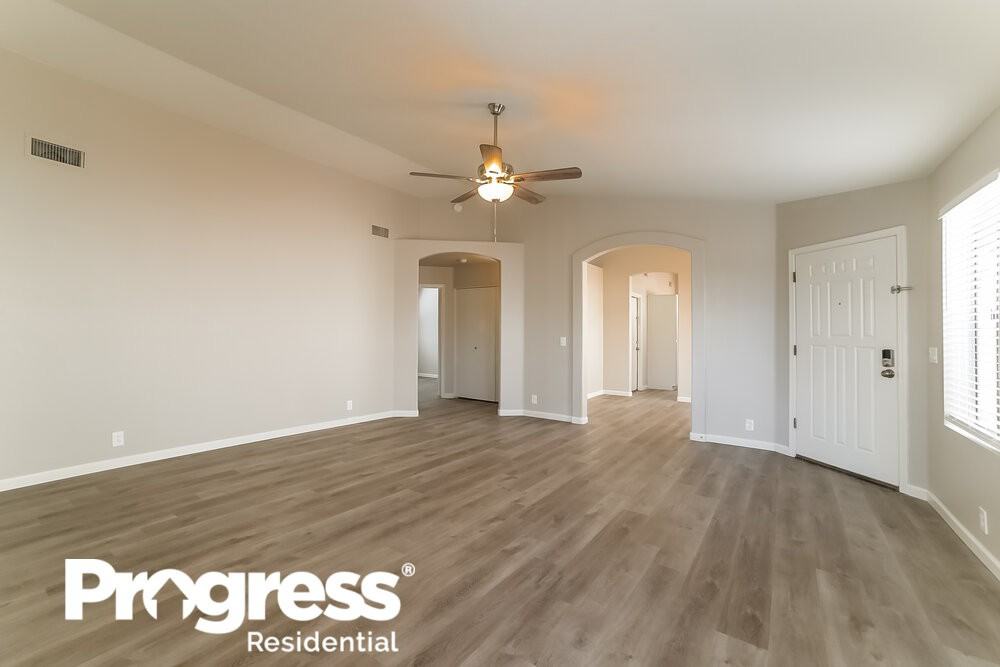 5915 W Desert Cove Ave - Photo 3 of 21