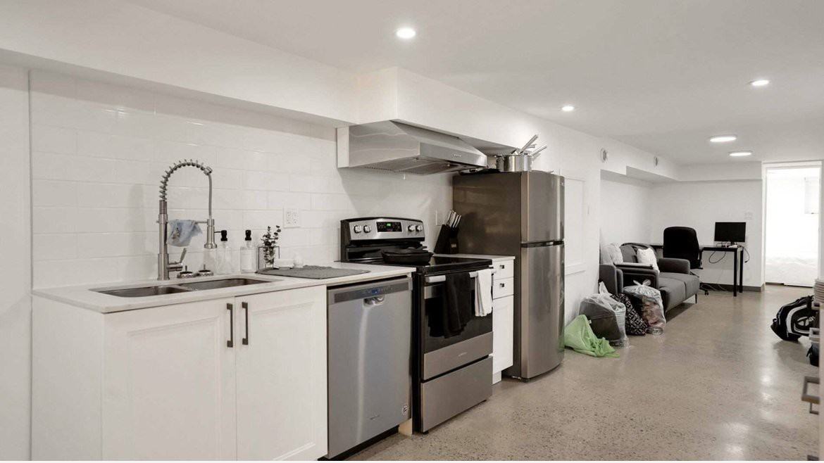 213 Beatrice Street - Photo 4 of 18