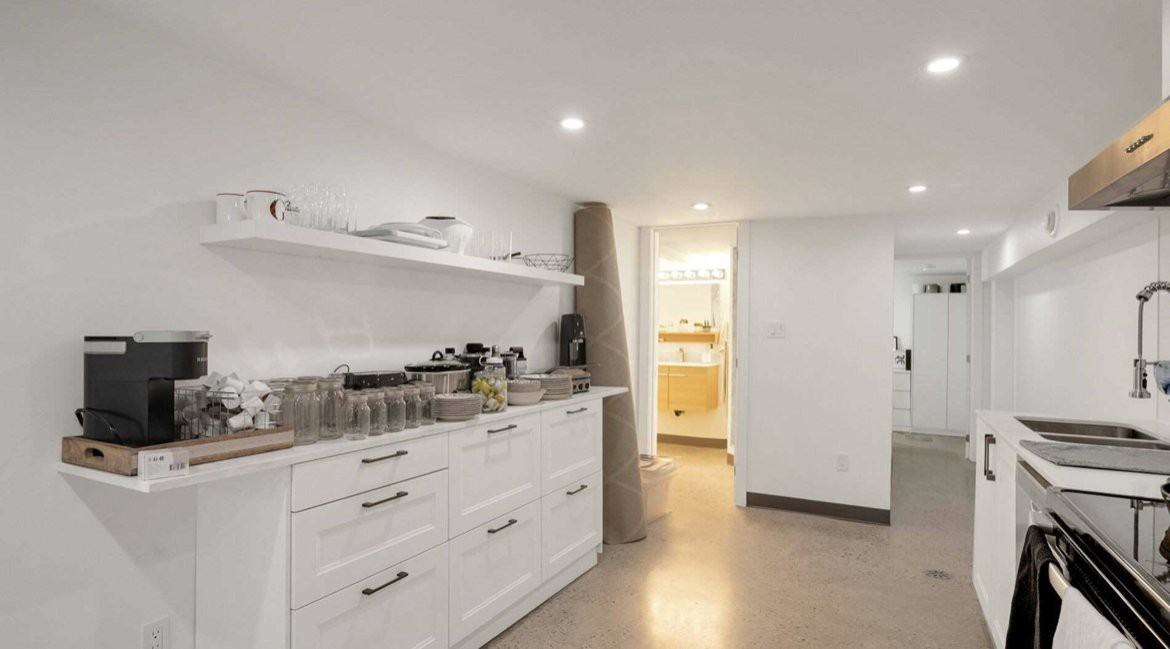 213 Beatrice Street - Photo 6 of 18