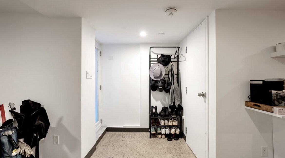 213 Beatrice Street - Photo 3 of 18