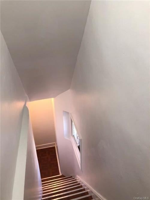 452 Howe Ave #2 - Photo 2 of 5