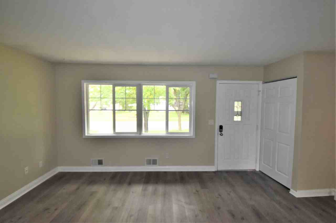 937 Blackoaks Ln - Photo 3 of 13