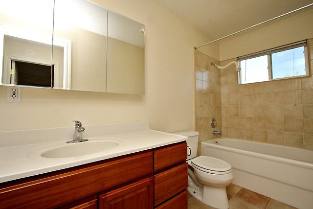 5740 Maccall - Photo 7 of 11