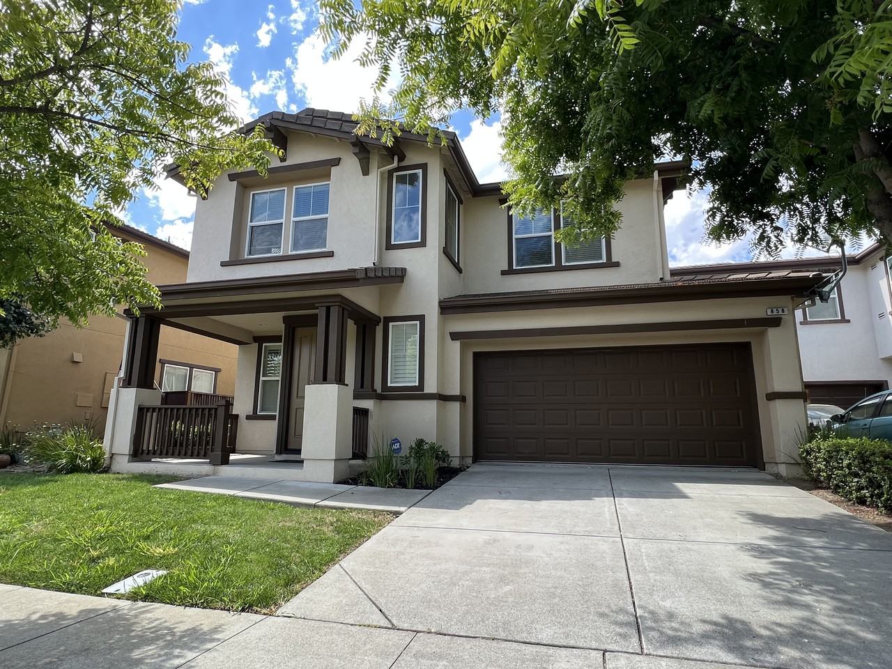 858 Walden Court - Photo 2 of 24