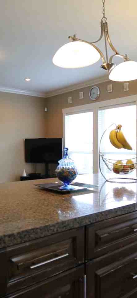 32633 Egglestone Ave - Photo 2 of 24