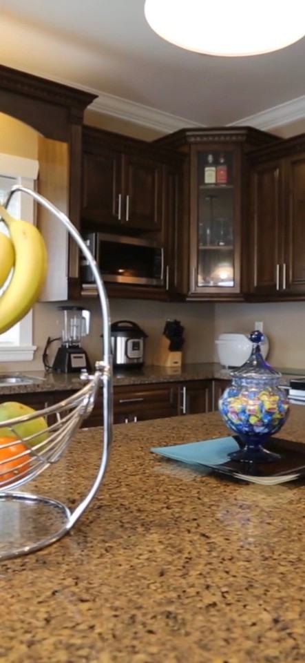 32633 Egglestone Ave - Photo 3 of 24