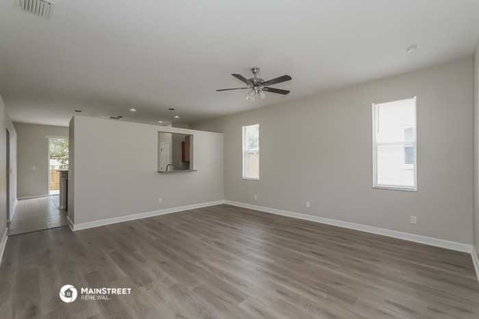 610 Wave Crest Cir - Photo 3 of 16