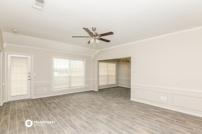 505 Nw 18th St - Photo 3 of 16