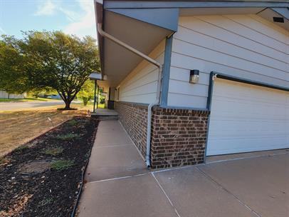 3302 S Mccomas St - Photo 2 of 38