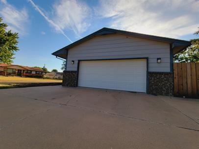 3302 S Mccomas St - Photo 3 of 38